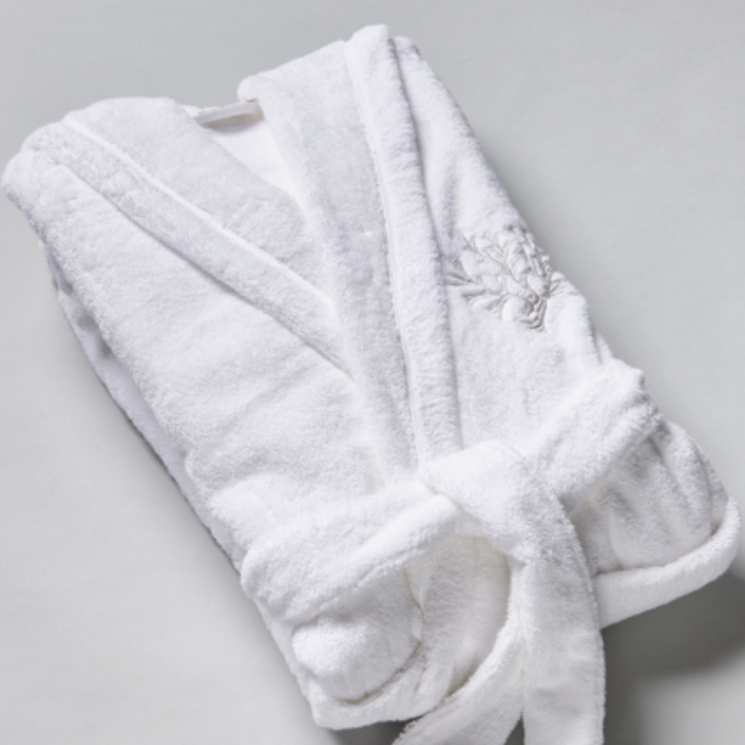 Фото Махровый халат с капюшоном Coral art.White в интернет-магазине HP Linen